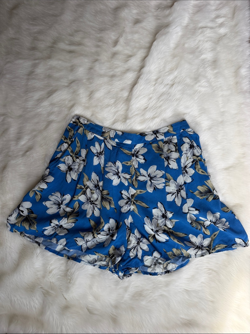 Holster Blue Floral Shorts